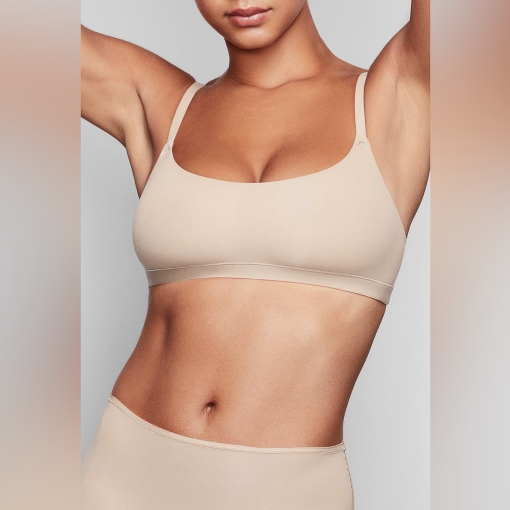 Skims Fits Everybody Scoop Bralette in Clay